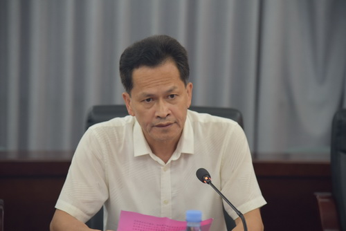 出版社社长郑文礼_调整大小.jpg