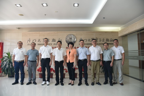 合影_调整大小.jpg