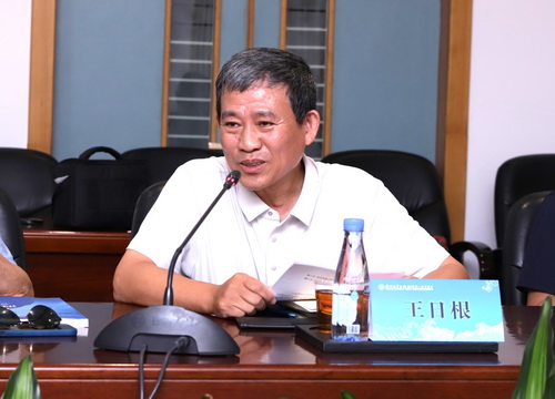 王日根_调整大小.JPG